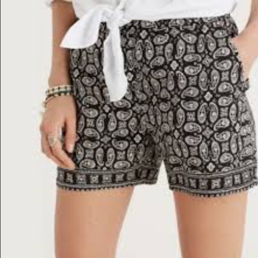 Madewell Black and White Patterned Women Shorts